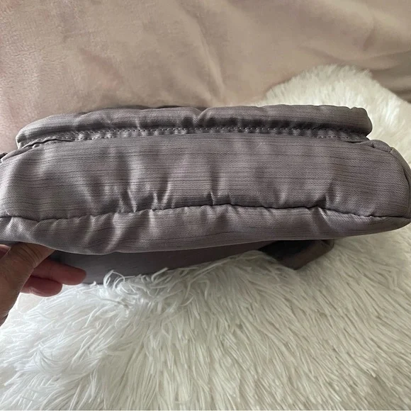 Lug Crossbody Bag sidekick - Picture 11 of 12